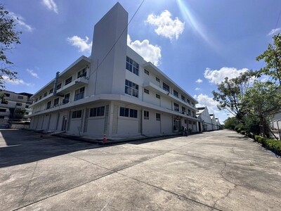 ให้เช่าโกดัง ใกล้ทางด่วนกาญจนาภิเษก 3.6 กม.  ติดถนนเทพารักษ์ 