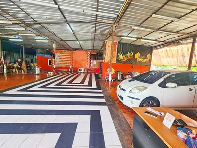  6นอน เดอะมอลล์บางกะปิ โชว์รูม ร้านค้าที่พักลูกค้า 1,600ตร.ม.