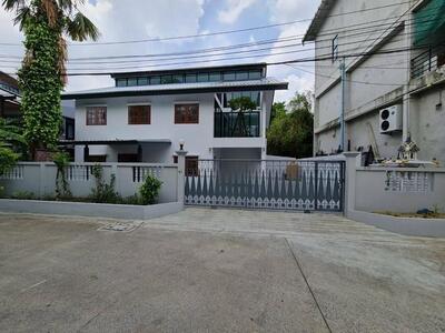 ให้เช่าบ้านเดี่ยว 2ชั้น ย่าน ลาดพร้าว โชคชัย4 ใกล้ MRTโชคชัย4 