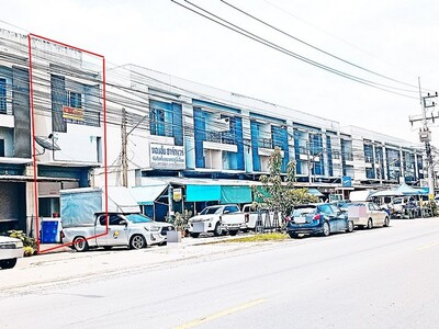 ตึกแถวติดถนนเอราวัณ1ใกล้ตลาดไทวิวคลอง16.4ตรว.2.5ชั้นคลอง2คลองหลวง