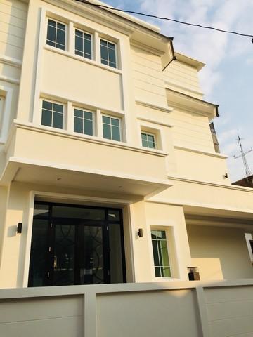  ให้เช่าบ้านเดี่ยว 3 ชั้น ซอยอารีย์ 8 ใกล้กระทรวงการคลัง เดินทางสะดวก ( สร้างใหม่ )