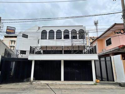 ให้เช่าและขายบ้านเดี่ยว 3 ชั้น ซอยอุดมสุข 52 สุขุมวิท103 