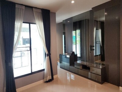 บ้านใหม่ ตกแต่งครบ พร้อมเข้าอยู่ พลีโน่ สุขุมวิท-บางนา