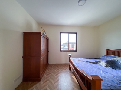 3-Storey Commercial Building with 3 Bedrooms for Rent in Nathon S