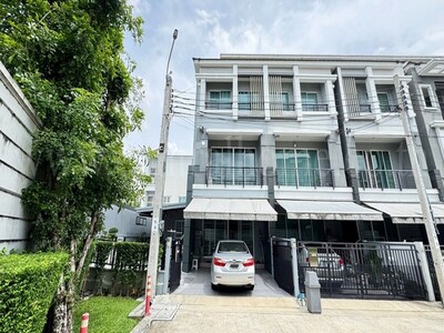 ทาวน์โฮม 3 ชั้น บ้านกลางเมือง รัชดา - วงศ์สว่าง หลังริม 