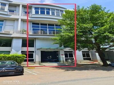 ให้เช่าพื้นที่ชั้น 2 พื้นที่ 102 ตรม. ทาวน์อินทาวน์ ลาดพร้าว 94