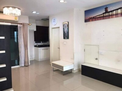 ให้เช่าทาวโฮม3ชั้นบ้านกลางเมืองโชคชัย 4 ซ.50  ทะลุเซนทรัลอีสต์วิว