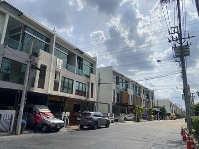 ทาวน์โฮม สภาพใหม่ โครงการโคราซอน ประชาชื่น บางตลาด ปากเกร็ด นนทบุ