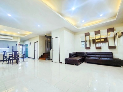 หลังริมใหญ่ ตลาดไท3กม. ม.ธรรมศาสตร์ รังสิต1กม. 34ตร.วา. 254ตร.ม. 