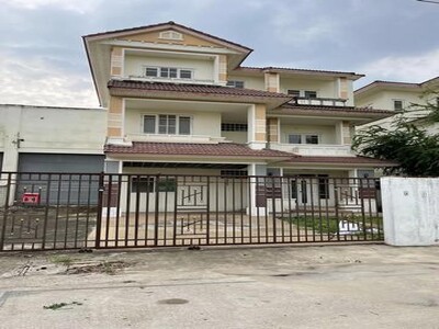 ขายโกดังพร้อมออฟฟิต3ชั้น 216ตร.ว.ย่านคอกกระบือสมุทรสาคร