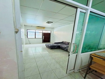  ให้เช่าทาวน์เฮ้าส์ 3 ชั้น 4จรัญสนิทวงศ์71-77 MRT บางพลัด 1.8 กม.