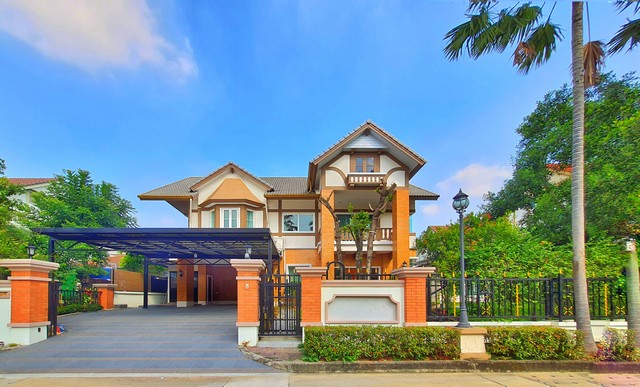 บ้าน Q House Avenue  พระราม5   ขนาดเท่ากับ 0 RAI 1 ngan 62 ตาราง.วา 3ห้องนอน 24000000 บาท   จัดหนักจัดเต็ม บิลด์อินแล้ว  รีโนเวทใหม่ทั้งหลังและยังไม่ได้เข้าอยู่ สภาพบ้านดีมาก   