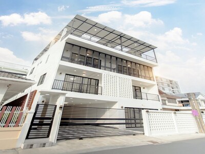 ขายโฮมออฟฟิศ 4 ชั้น 800 ตรม.รีโนเวทใหม่ ซอย 20 มิถุนา ใกล้ MRTสุท