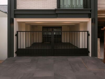 ขายทาวน์โฮมหรู2ชั้น 24วา 3นอน 4ห้องน้ำ ซอยปรีดีพยมยงค์ 