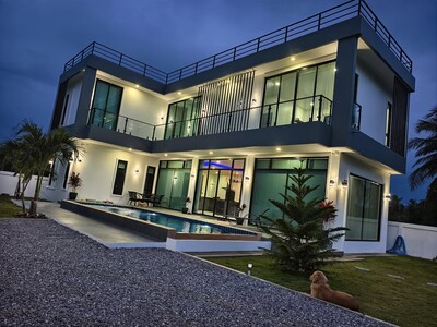 ขายบ้านสวยทรงโมเดิร์นสร้างบน   จ.ประจวบคีรีขันธ์