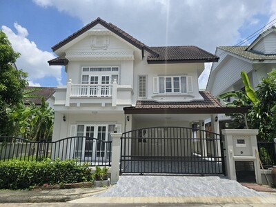 ให้เช่าบ้านเดี่ยว 2 ชั้น รามคำแหง 190/1 ใกล้รถไฟฟ้าสายสีส้ม เฟอร์