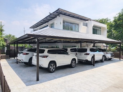 จอดรถ4-6คัน BTSอุดมสุข1.7กม.ให้เช่าบ้าน 2 ชั้น 4นอน 80ตร.ว.วชิรธร