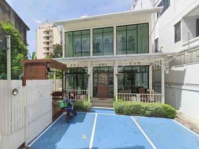 ให้เช่าอาคาร 2 ชั้น 300 ตรว. ซอยเอกมัย 24 สุขุมวิท 63