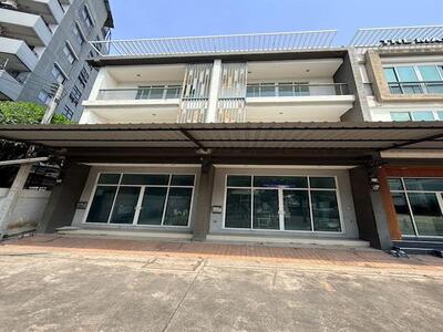 ให้เช่าอาคารพาณิชย์ 3ชั้น2คูหา  ติวานนท์ ปทุมธานี จดทะเบียนบริษัท