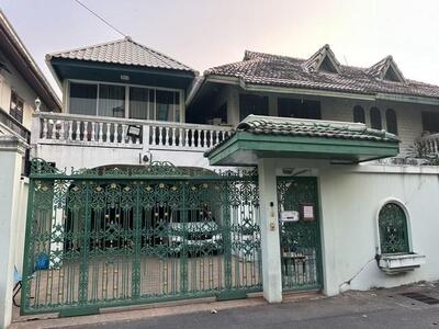 ขายที่ดินพร้อมบ้านเดี่ยว2 นหลังมุม 100ตรว. สุขุมวิท71 ปรีดีพนมยงค