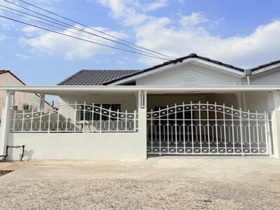 ทาว์นเฮ้าส์  หลังมุม หมู่บ้านโชคชัยวิลเลจ4 ซอยเนินพลับหวาน