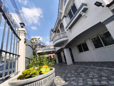  6 ห้องนอน 3 ห้องน้ำ  สุขุมวิท 101/1 รับชาวต่างชาติ จดทะเบียนใด้