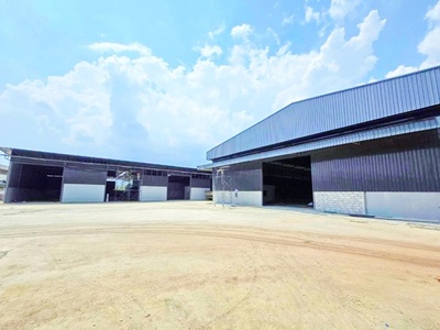 ใกล้ตลาดโพธิ์แจ้ 3.1 กม. แสมดำ 2.19กม. โรงงาน โกดัง  ให้เช่า 1 นอ