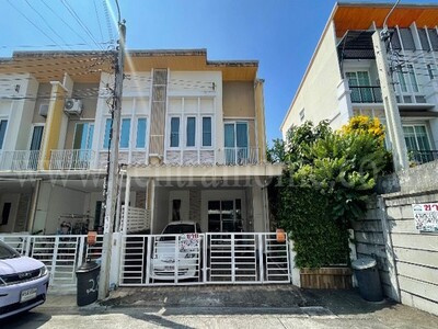 ทาวน์เฮ้าส์ โกลเด้น ซิตี้ ปิ่นเกล้า - จรัญสนิทวงศ์ แปลงมุม 