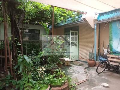 ขายที่ดิน พร้อมสิ่งปลูกสร้าง ย่านเสรีไทย 81 ใกล้แฟชั่นไอส์แลนด์