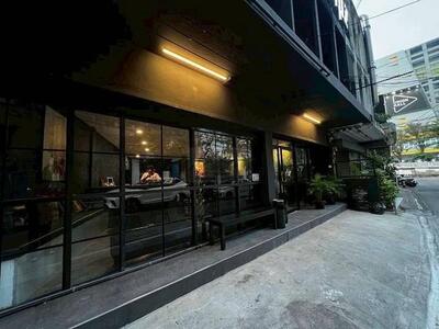 ให้เช่าอาอาคารพาณิชย์ 2 คูหา 3 ชั้น ถนนลาดพร้าว ติด MRT พหลโยธิน