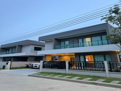 ขายบ้านเดี่ยว 2 ชั้น 209 ตรม. เซนโทร บางนา ทิศเหนือ ใกล้เมกะบางนา