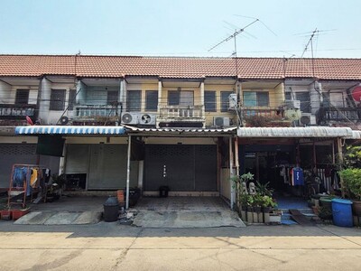 ขายทาวน์เฮ้าส์  หมู่บ้านกฤษณา ปทุมธานี 2 ถนนปทุมธานี-สามโคก