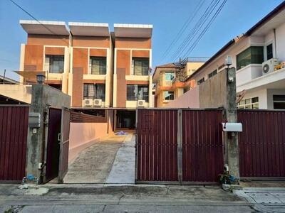 BH3594 ให้เช่าทาวน์โฮม 3 ชั้น อารีย์สัมพันธ์ ใกล้ BTS อารีย์ มี 2