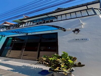 ขายทาวน์เฮ้าส์ 3  ชั้น พร้อมอยู่ หมู่บ้านพงษ์ศิริชัย 4 เพชรเกษม 8