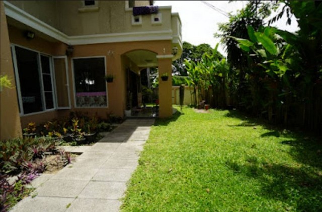 บ้าน หมู่บ้านผกามาศ 10 sq.wa 2 งาน 0 RAI 4 BR 4 Bathroom 55000000 thb สภาพแวดล้อมดี ทำเลดีเยี่ยม เหมาะแก่การสร้างบ้านพักอาศัย และสำนักงาน