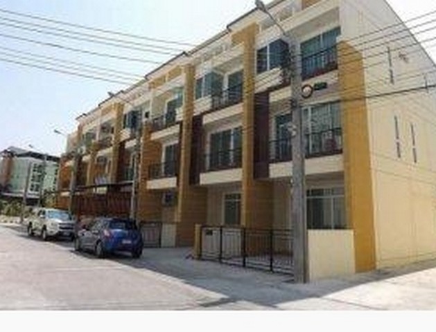  ให้เช่าทาวน์โฮม 3 ชั้น ปรัชญาทาวน์โฮม ลาดพร้าว101 เหมาอาศัย ทำออฟฟิศ 
