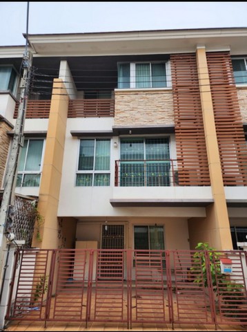 ขายบ้าน Townhome พร้อมอยู่ Plus City Park สนามบินน้ำ  ทำเลดีสุดๆ เดินทางง่าย ใกล้สิ่งอำนวยความสะดวก ในเมืองนนทบุรี