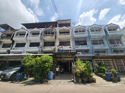 ขายอาคารพาณิชย์ 4 ชั้น พร้อมห้องพัก 10 ห้อง  โซนพระราม 2 - บางบอน