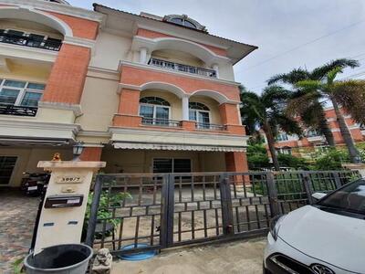 ให้เช่าทาวน์โฮม 3.5 ชั้นหลังมุม 3 ห้องนอน โครงการ Casa City ลาดพร ให้เช่าทาวน์โฮม 3.5 ชั้นหลังมุม 3 ห้องนอน โครงการ Casa City ลาดพร
