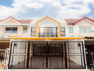 ขายทาวน์เฮ้าส์2ชั้น รีโนเวทใหม่ ม.สวนทิพย์ คลองลำเจียก12 ใกล้เลีย