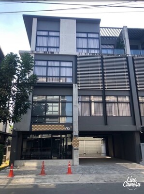 WW324 ขาย โฮมออฟฟิศ 4ชั้น หมู่บ้าน ดิสทริค ถนนศรีวรา อยู่ด้านหลังโรงแรม เอสซี ปาร์ค