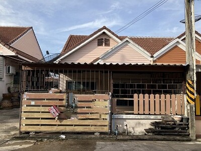 ขายทาวน์เฮ้าส์หมู่บ้านทวีวัฒน์  ศรีราชา จังหวัดชลบุรี