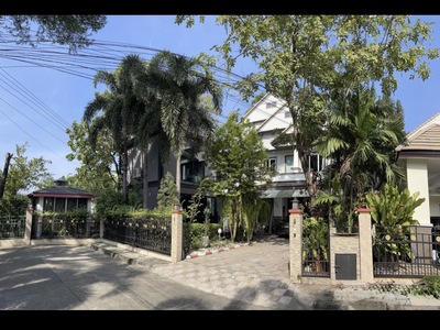ให้เช่าบ้านเดี่ยวหรู 136.9 ตร.วา 5นอน5น้ำ จอดรถ6คันพัฒนาการ 30 