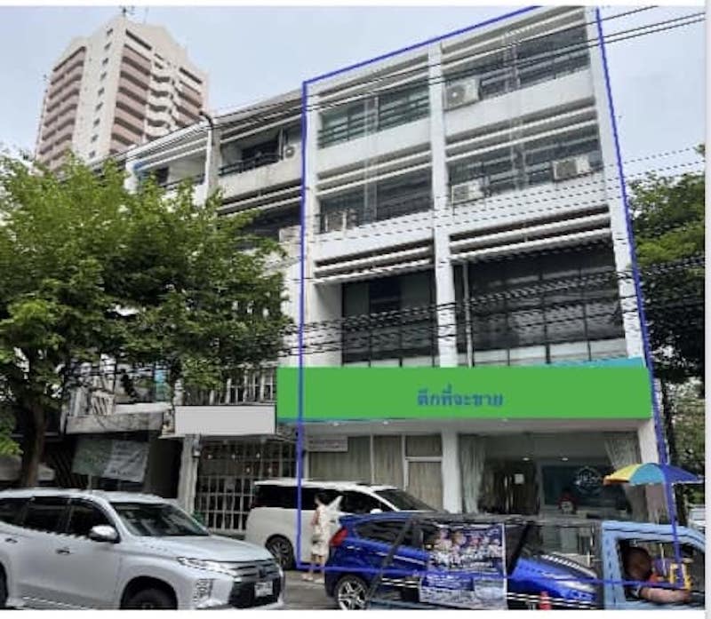 BH2342 อาคารพาณิชย์ 5 ชั้น พร้อมลิฟต์ 1 ตัว ถ.สุขุมวิท 39 ซอยพร้อมศรี  ไปBTSพร้อมพงษ์ 1กิโล