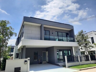 ให้เช่า บ้านเดี่ยว หลังใหม่ เซนโทร บางนา Centro Bangna ทำเลเทพ