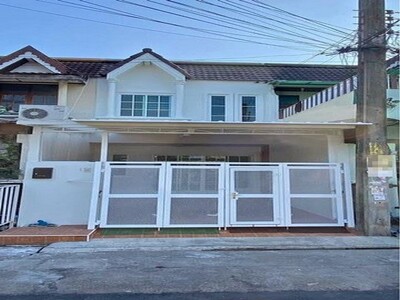 ขายทาวน์เฮ้าส์ 2 ชั้น โครงการ บ้านอยู่เจริญ ซอยลาดพร้าว101 