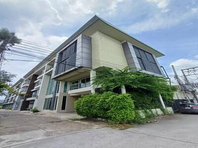 ขายโฮมออฟฟิต 4 ชั้น 600 ตรม.ย่านรามอินทรา ห้องมุม ใกล้แฟชั่นไอแลน