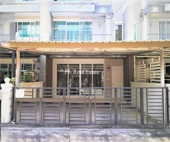 ให้เช่าทาวน์โฮม 3 ชั้น ย่านกรุงเทพกรีฑา  ทาว์นเอเวอนิว 3 ห้องนอน 3 ห้องน้ำ Town Avenue Rama 9