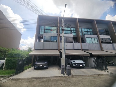 บ้านกลางเมือง ราชพฤกษ์ – แบนรค์ AP ทาวน์โฮม 3 ชั้น หลังมุม
