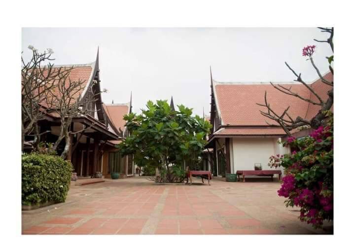 ขายบ้านเรือนไทย  จังหวัดพระนคร ริมแม่น้ำเจ้าพระยา 